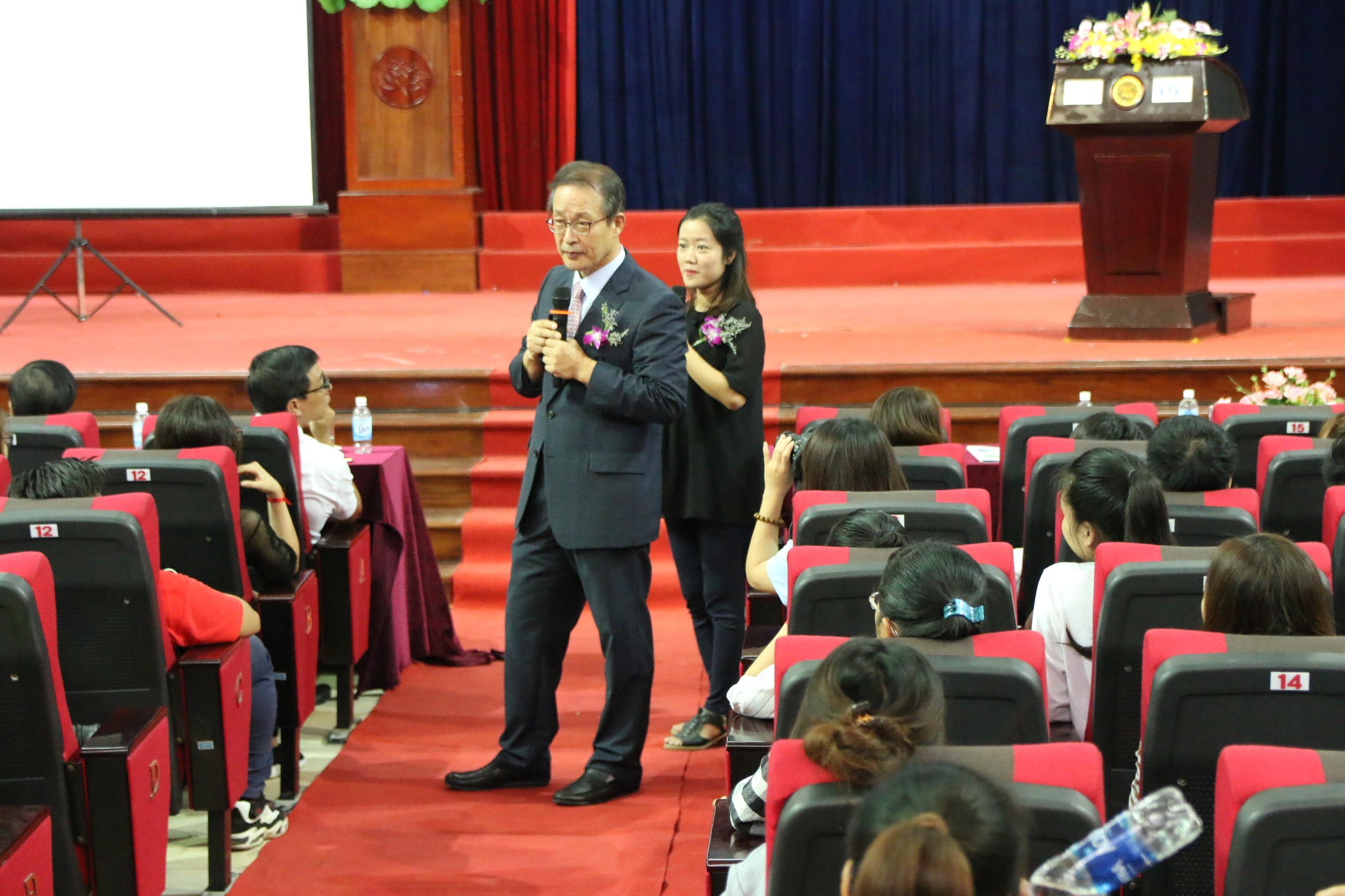 Giáo dục tâm thức thực sự cần thiết với thanh niên